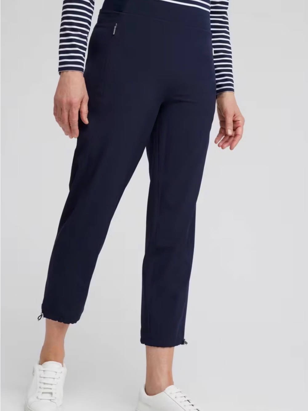 Chico's size 2 (12-large) Navy Pull-On Cropped Ankle Pants with ankle bungee